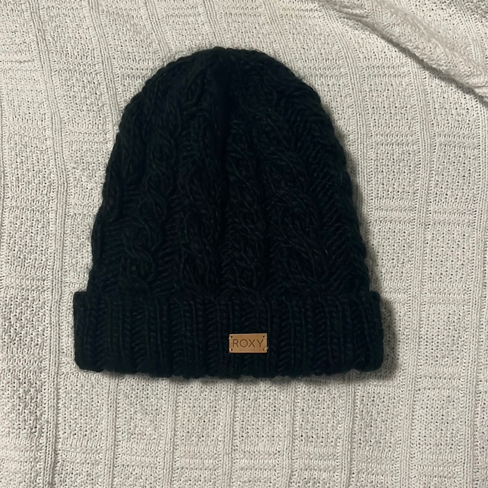 Roxy cable knit beanie